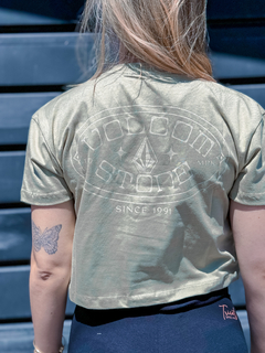 CAMISETA SILK MC STONESHINE FEM VERDE ( VLTS01049405 ) VOLCOM YC na internet