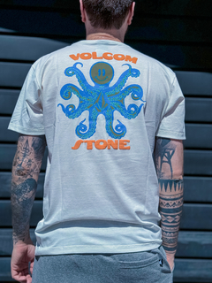 CAM SILK MC OCTOPIE MESCLA OFF WHITE ( VLTS01046522 ) VOLCOM na internet