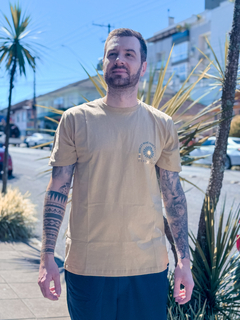 CAMISETA SILK DESERT BEGE ( HYTS01070033 ) HURLEY