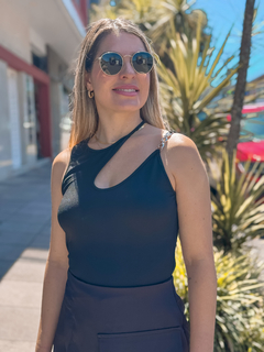 BLUSA DETALHE OMBRO METAL PRETA ( 18185 ) TRI CATS