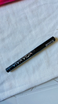 Kit Olhar Deslumbrante: Cola de Cílios à Prova D'Água, Cílios New Show, Caneta Delineador Viva Vida e Máscara Para Cílios Febella Makeup. - comprar online