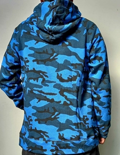 Buzo Oversize camuflado en internet