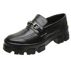 Mocassim Feminino Cano Curto Tratorado SLZ Detalhe Em Metal na internet