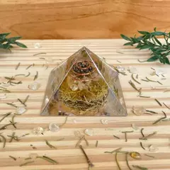 Pirâmide Orgonite - Abundância - Alecrim - Pirita e Citrino - 6cm