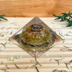 Pirâmide Orgonite - Abundância - Alecrim - Pirita e Citrino - 6cm - comprar online