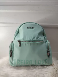 MOCHILA LAS OREIRO IMPERMEABLE en internet