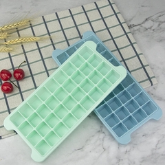Imagen de Cubetera de Silicona con Tapa 36 Cubitos