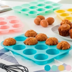 Molde Silicona Goma Horno Muffins Cupcakes X12 Reposteria - comprar online