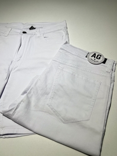 Bermuda de jeans claasica elastizada blanca en internet