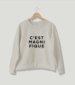Es magnífica en internet