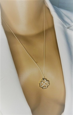 Colar Fio Nylon Pingente Madrepérola Banhado ouro 18k