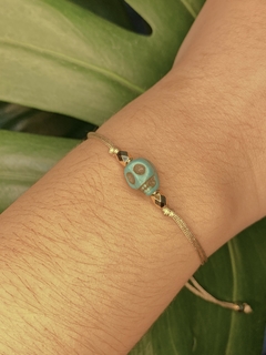 Pulseira Caveira Turquesa fio de seda