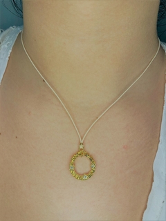 Colar Fio de Seda Abençoada por Deus Banhada a Ouro 18k na internet
