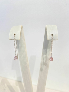 Brinco Pêndulo Gota Rosa na internet