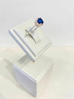 Anel Solitário Azul Royal Cravejado - comprar online
