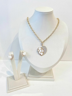 Conjunto Coração Madre Pérola Cravejado