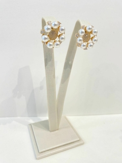 Conjunto Flor Pérolas Cravejado na internet