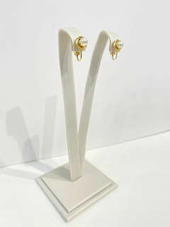 Brinco De Pressão Flor Pérola - comprar online