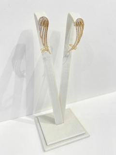 Brinco Asas Cravejado Ear Hook - comprar online