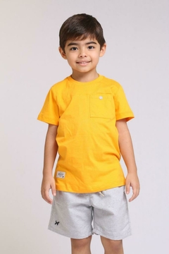 T-shirt com Recorte Bolso Infantil Masculina
