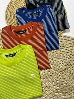 CAMISA MASCULINA BÁSICA LISTRADA COLORS na internet