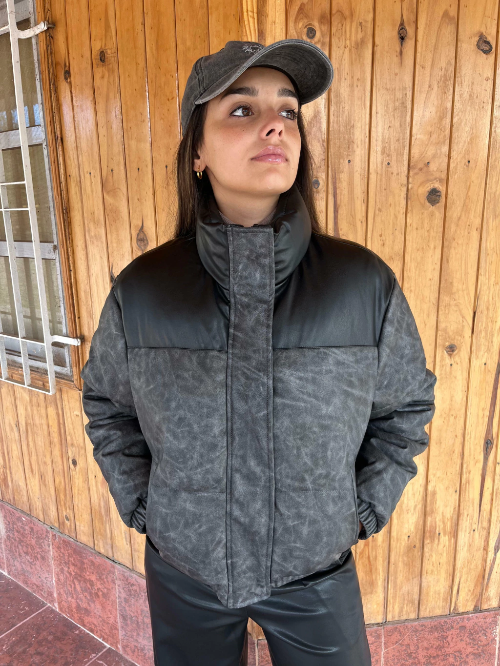 Campera Engomada (Negra)