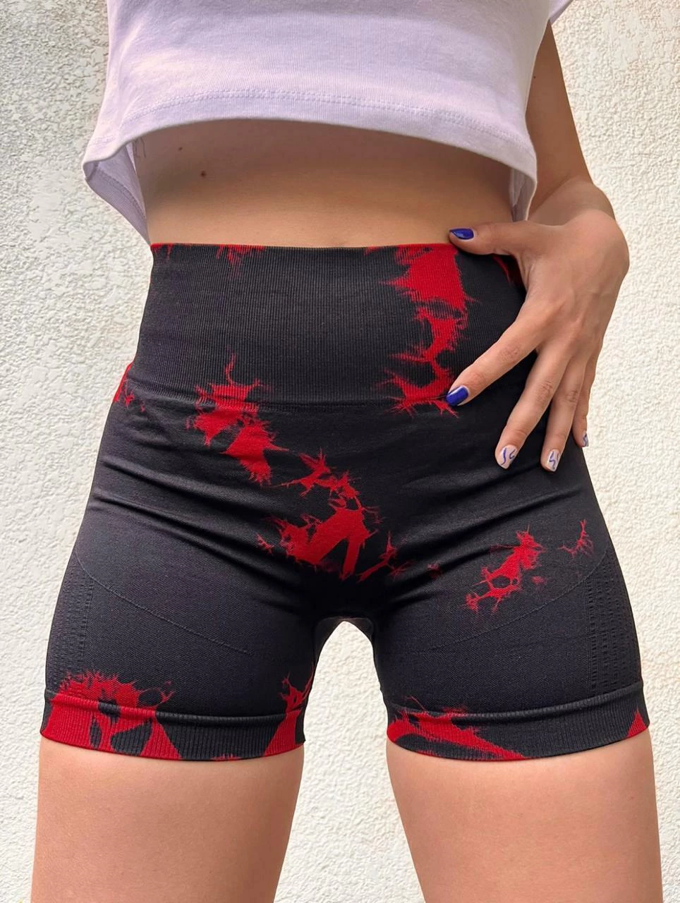 calza seamless batik negra con rojo