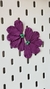 Flora media flor violeta en internet