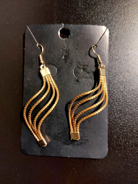 Brinco capim dourado