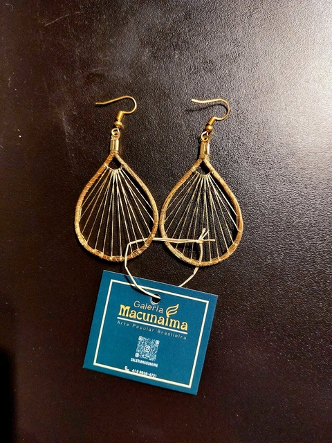 Brinco capim dourado