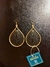 Brinco capim dourado