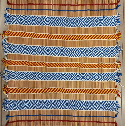 Esteira azul e branca