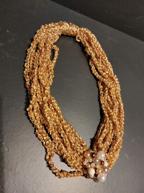 Colar aplicação (dourado) - Ana Itália