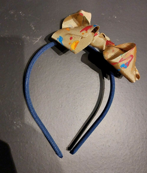 Arco com laço (dourado)- Laços de Artista