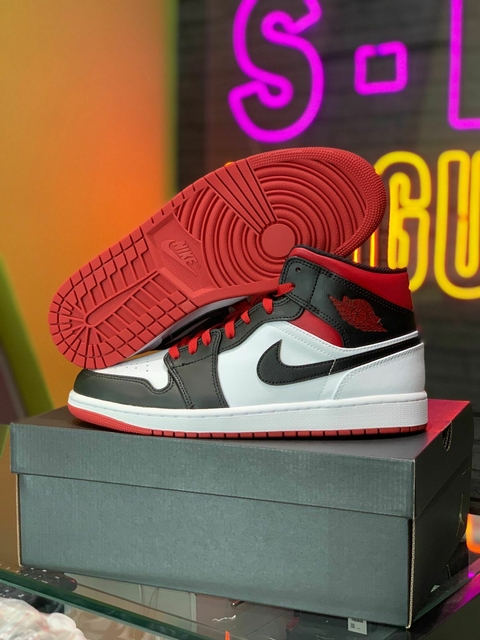 JORDAN 1 MID GYM RED BLACK TOE TALLA 28.5 CM