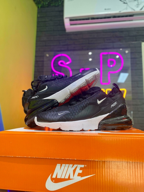 AIR MAX 270 BLANCO Y NEGRO TALLA 25 CM