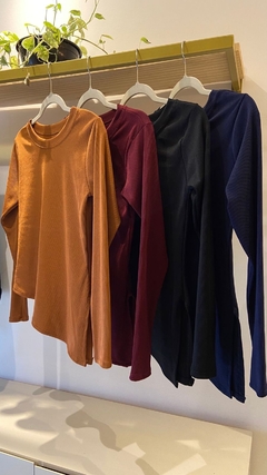 BLUSA ASSIMÉTRICA CANELADA - loja online