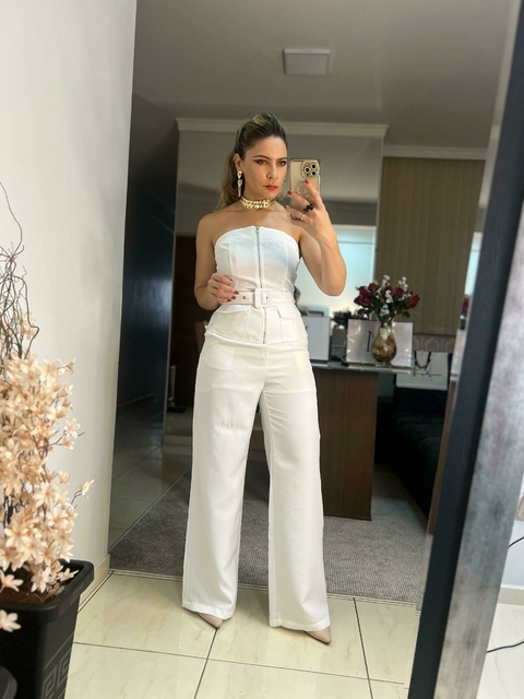 Conjunto de Calça Pantalona e Blusa Tomara-Que-Caia com Faixa – Elegância e Versatilidade - comprar online