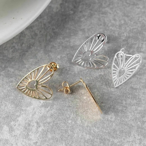 Brinco Coração detalhes - comprar online