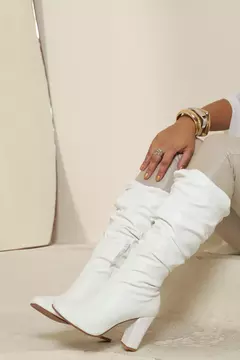 Bota Slouchy Beatriz Salto Bloco Sob Encomenda - Use Amanda Araújo | Moda e Calçados Femininos