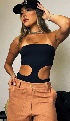 BODY GOD IS A WOMAN - comprar online