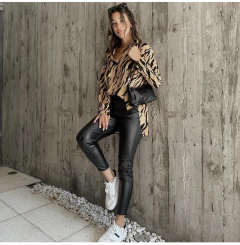 Babucha Negra engomada