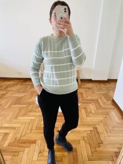 Sweater rayado con trenzas en internet