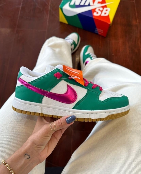 Nike Dunk Low Verde & Rosa