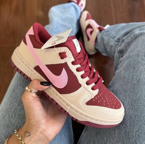 Nike Dunk Low Valentine’s Day