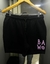 BERMUDA MOLETOM BAW PRETO LOGO PERNA LILAS