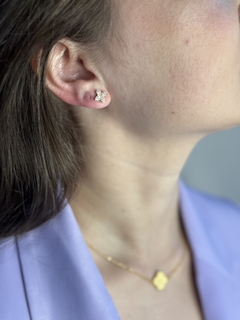 Brinco Flor Cravejada P Banhado a Ouro 18k - comprar online