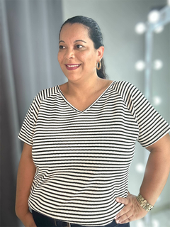 Blusa decote V DANIELLA - comprar online