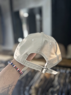 GORRAS - CAPS - INDUMENTARIA ILLICIT