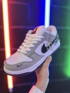 Zapatilla Nike Gris blanco TNF - INDUMENTARIA ILLICIT